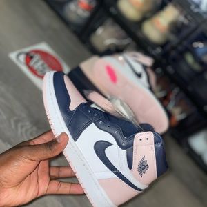 Air Jordan 1 Retro High OG “Atmosphere”